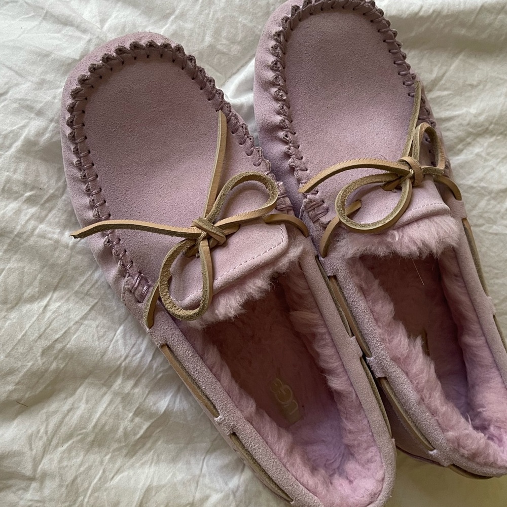 Ugg Dakota slipper moccasins